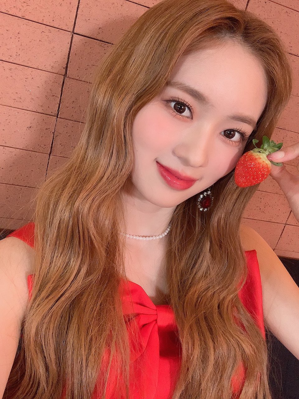 Мэй из cherry bullet. Cherry bullet участницы с именами. Мао мэй. Мэй из cherry bullet. Черри буллет участницы.