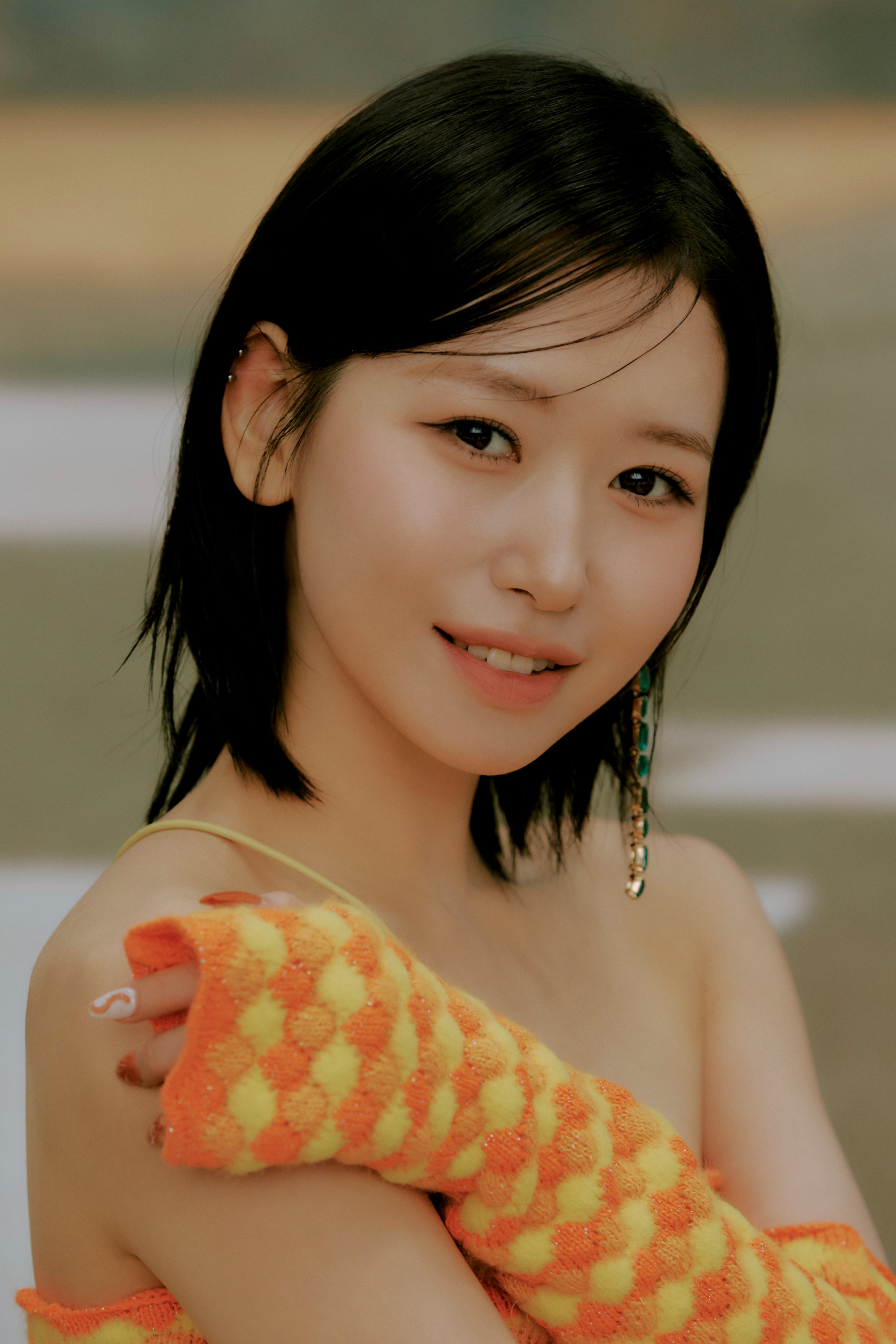 おすわりME:EYE’S ミャイズ MO:NA 笠原桃奈 Amazon.co.jp: 笠原桃奈 ミャイズ MO:NA ME:ICONIC Hi-SUMMER