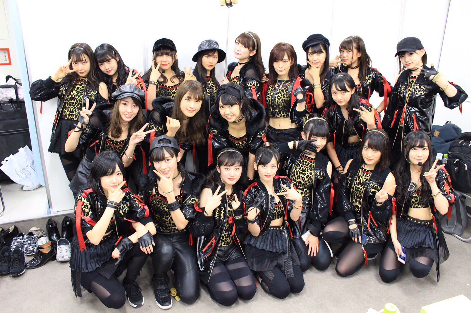 Follow girls. Nmb48. Nmb48 группа. Группа e-girls. NMB 48 обои.